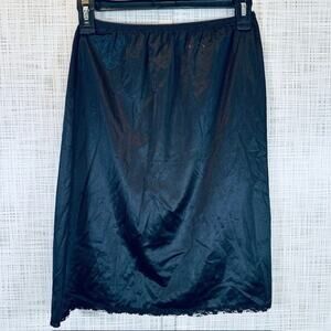 Dawn to Dusk Half Slip Black Medium 27/29 Nylon USA VTG
